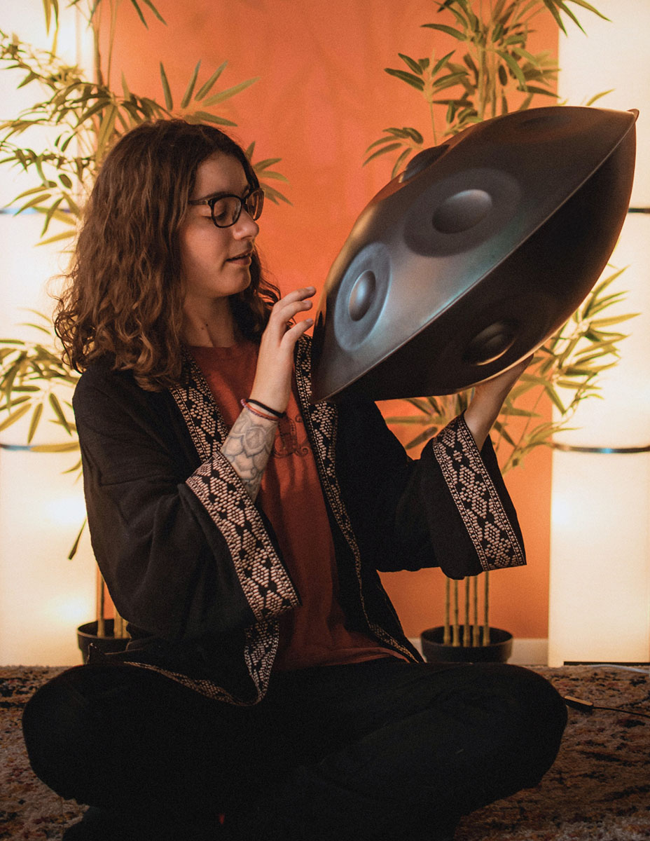 Amy Naylor handpan musician