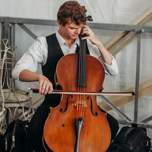 Drew Dansby, cello