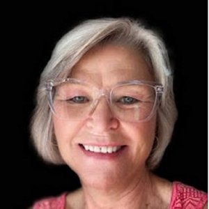 Leslie Jones - CASSANDRA